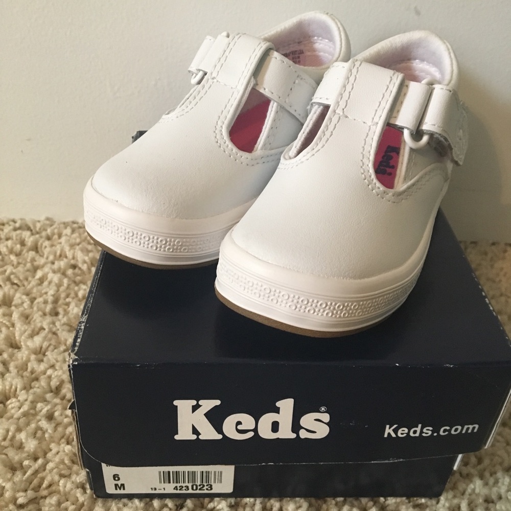 NIB keds. Girl size 6. Smoke free pet free home.